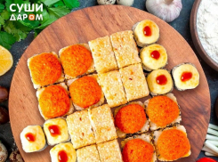 Роллы и суши могут задобрить Дракона в новогоднюю ночь