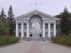 В администрации Волгодонска появился выпускник высшего летного училища