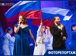 Хит певца Шамана «Я русский» прозвучал на городском концерте в честь годовщины воссоединения Крыма с Россией