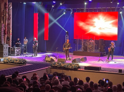 Денис Майданов выступил в ДК имени Курчатова в честь юбилея города и атомной промышленности