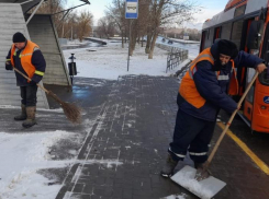 Снегопад добавил работы коммунальщикам, но и текущие задачи никто не отменял 