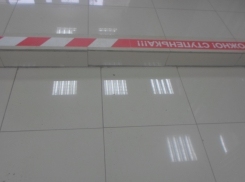 В Волгодонске женщина получила тяжелейший перелом ноги, упав в магазине