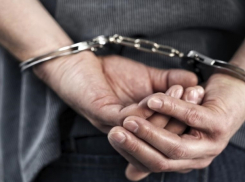 Двое мужчин в Волгодонске сбывали наркотики своим знакомым-собутыльникам