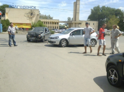 В Волгодонске ДТП спровоцировало пробку троллейбусов