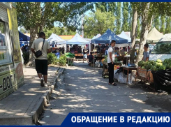 Наглые продавцы арбузов развели стихийный рынок и перегородили единственный проезд в жилой двор на улице Морской 