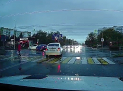 «Можно и так!»: волгодонец дерзко проигнорировал красный свет, шокировав очевидцев