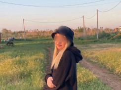 Стала известна личность выпавшей из окна девушки в центре Волгодонска