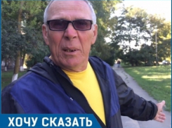 Старики не вылезут с этой ямы, - волгодонец о состоянии пешеходных дорожек в городе