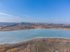 Под лед провалились два рыбака на Сухо-Соленовском заливе 