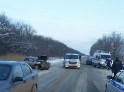 Две пассажирки погибли в ДТП на автодороге Ольгинская-Волгодонск