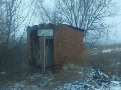 В Цимлянске к жителям аварийных домов рядом со скотомогильником отказалась проехать даже скорая помощь
