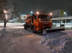 Коммунальщики вынуждены работать круглосуточно из-за снегопада 