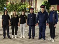 В станице Романовской пытаются задерживать гуляющих по ночам школьников