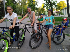 Семья Каргодиных на велопрогулке
