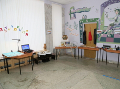 Повреждены стены и полы: центру для пенсионеров в Волгодонске необходим ремонт