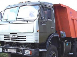 Учебный КАМАЗ с надписью ВОА угнали с территории автодорома в Волгодонске