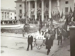 Новый аэропорт, появление ковровой фабрики и 22 магазина: каким был Цимлянск 58 лет назад