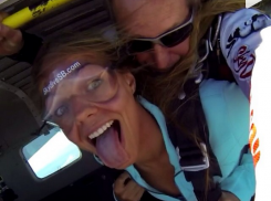 Волгодончанка Юлия Ефимова совершила прыжок с парашютом с высоты 4 000 метров (ВИДЕО)