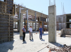 Глава администрации Волгодонска Виктор Мельников посетил главные городские стройки