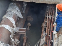 Кипяток в снегу: появилось видео с места аварии на теплотрассе в Волгодонске