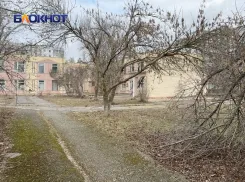 Никто в «Теремке» не живет: здание бывшего детского дома и детсада Волгодонска останется брошенным до 2029 года