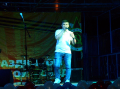 «Хотел бы исполнить ее на День города»: рэп-композицию о Волгодонске написал артист Сергей Вышкворцев