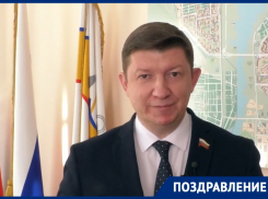 «Пусть 2024 год воплотит в жизнь ваши добрые замыслы и станет годом радости»: глава города Волгодонска 