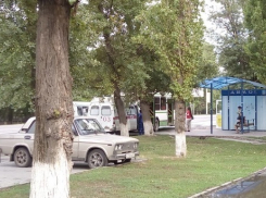На Морской волгодончанку зажало дверьми троллейбуса