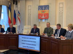 Виктор Мельников предложил рассмотреть вариант установки «лежачих полицейских» или видеокамер на мосту из-за ДТП 