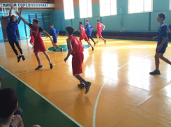 Казачьи школы Волгодонска сражаются в спортивных состязаниях