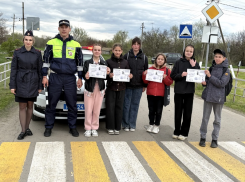 Сотрудники ГАИ провели лекцию для школьников в хуторе Морозов о безопасности дорожного движения