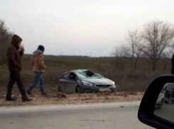Серьезная авария на въезде в Волгодонск, две машины в кювете 