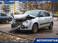 Разбитые машины и сплошной каток: ледяной коркой покрылся Волгодонск