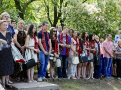 В День памяти и скорби в Волгодонске возложили цветы к памятникам Великой Отечественной войны