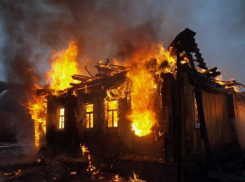 Волгодонцев предупредили об участившихся на Дону случаях с гибелью несовершеннолетних при пожарах 