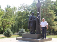 Больше всего в Волгодонске Петр Горчанюк любит памятник муромским святым Петру и Февронии