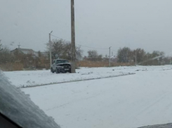 Большое  количество ДТП, очереди на шиномонтаж и рост цен на такси: как волгодонцы встретили первый снег