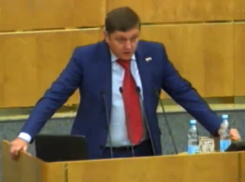 Олег ПАХОЛКОВ с трибуны Госдумы потребовал от Фабио Капелло вернуть деньги и ехать домой