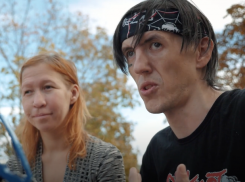 «Не попрошайки, а артисты»: Чем живут уличные музыканты Волгодонска 