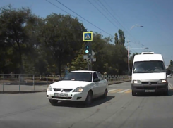 Чем опасны перекрестки рассказал автомобилист из Волгодонска 