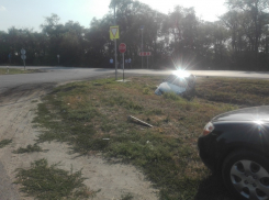 «Инфинити» и «Хендай» столкнулись на Ростовском шоссе – есть пострадавшие 