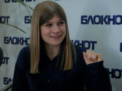 «Я рыдала ночами»: буллинг со стороны одноклассников помог волгодончанке стать известным блогером