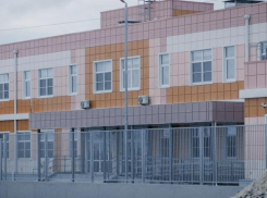 Открытие вновь перенесли: что мешает открыть Красноярскую школу на этот раз 
