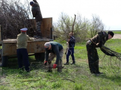 Второй по счету субботник провели казаки и общественники на месте Бекреневского монастыря