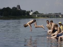 Полиция Волгодонска просит родителей не отпускать детей купаться одних