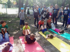 В Волгодонске сотни школьников накачали пресс