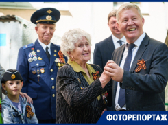 Есть еще порох в пороховницах: станцевали вальс и спели песни военных лет ветераны Волгодонска в преддверии Дня Победы