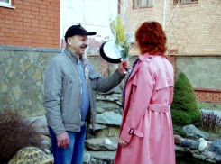 Как симулировать... радость от неудачного подарка на 8 Марта