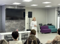 Диалог с властью: депутат Госдумы Екатерина Стенякина обсудила развитие соцсферы и новые законодательные нормы с волгодонцами