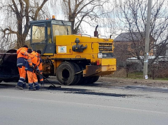 В Волгодонске продолжается ремонт автомобильных дорог